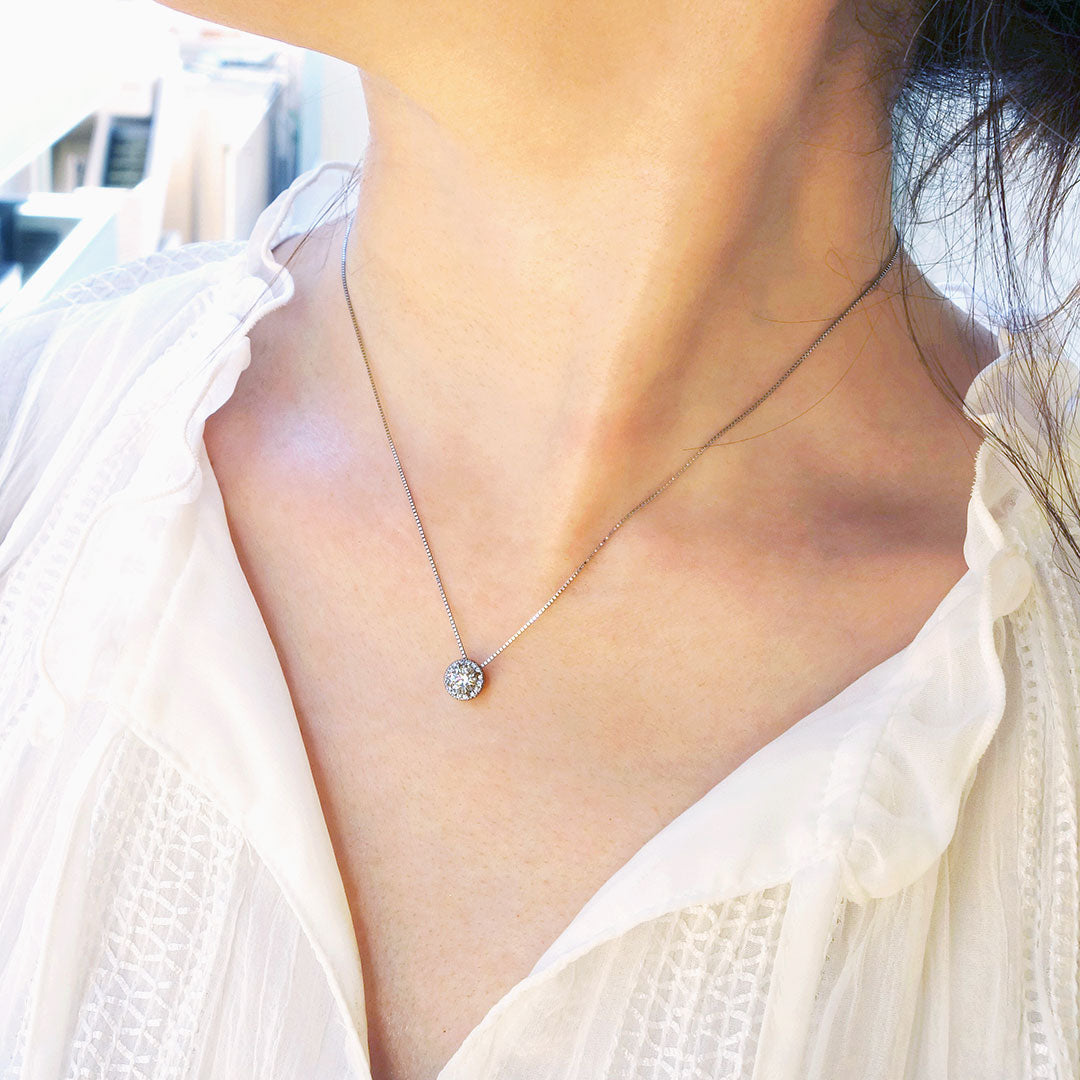 <tc>Platinum halo engagement necklace | Box chain (NELP4507)</tc>