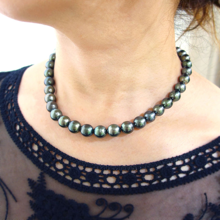 Tahitian black lipped pearl necklace | 8.3-10.9mm | NJ04217