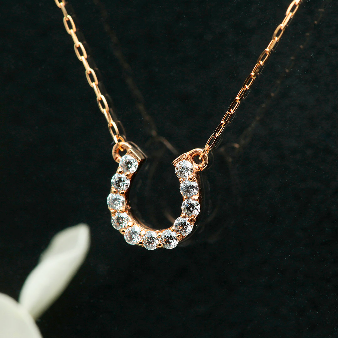 Diamond horseshoe necklace ｜ PD03622
