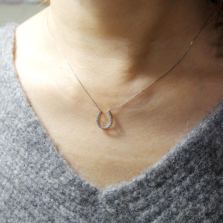 Diamond horseshoe necklace ｜ PD03623