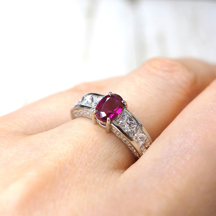 Pigeon blood ruby ​​ring ｜ TAK0201