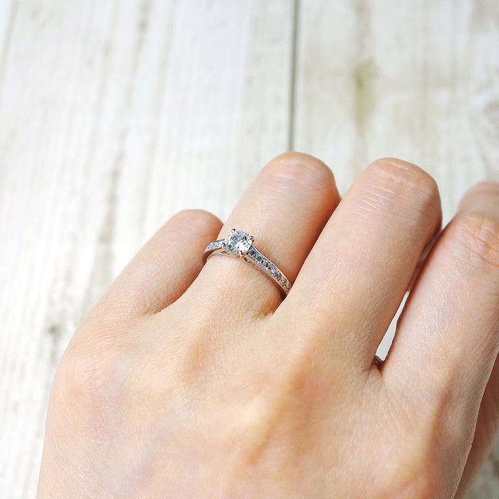 婚約指輪 プラチナ ダイヤモンド リング 0.3カラット 好し 鑑定書付 