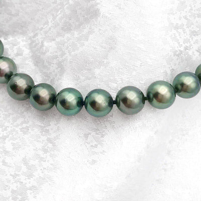 <tc>Tahitian South Sea Black Pearl Peacock Color Necklace (with Platinum Earrings) ｜ NJ03982</tc>