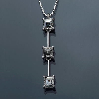Diamond necklace ｜ PD02168